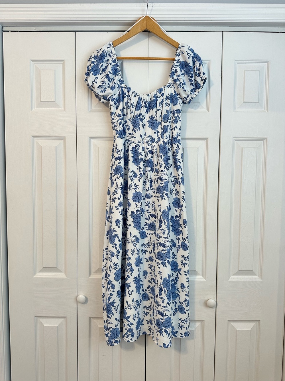 Altar’d State Blue Floral Puff-Sleeve Maxi Dress - Small